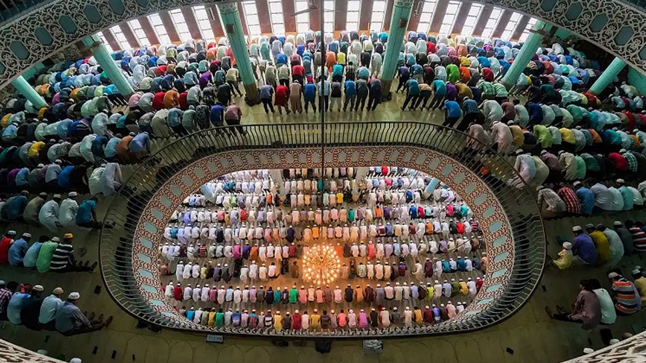 জুমার দিনের বিশেষ দোয়ার ফজিলত ও গুরুত্ব