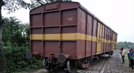 ট্রেন চলাচল