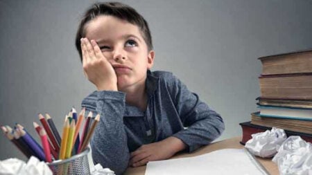 পড়ালেখায় মন বসানোর কৌশল: সফলতার সহজ পথ পড়ালেখায় মন বসানোর কৌশল