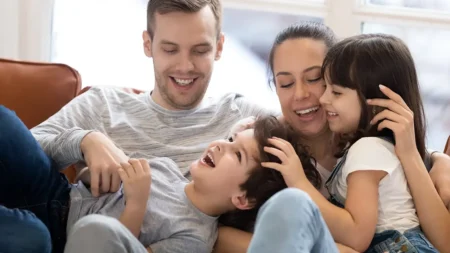 পরিবারের সাথে মানসিক সম্পর্ক গড়ে তোলা