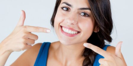 প্রাকৃতিক উপায়ে দাঁত সাদা