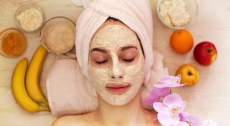 মুখের যত্নে প্রাকৃতিক উপাদান: সহজ ঘরোয়া টিপস ও কার্যকারিতা মুখের যত্নে প্রাকৃতিক উপাদান