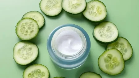 মুখের যত্নে প্রাকৃতিক উপাদানের সহজ টিপস!