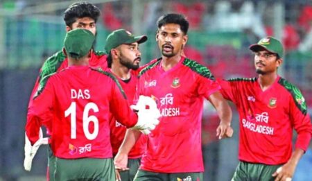 টি-টোয়েন্টিতে সবচেয়ে কম রান খরচের রেকর্ড গড়লেন মুস্তাফিজ মুস্তাফিজ