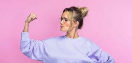 মেয়েদের আত্মবিশ্বাস গড়ে তোলা