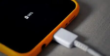 মোবাইল চার্জ দ্রুত শেষ হওয়ার কারণ: জরুরি সমাধান মোবাইল চার্জ