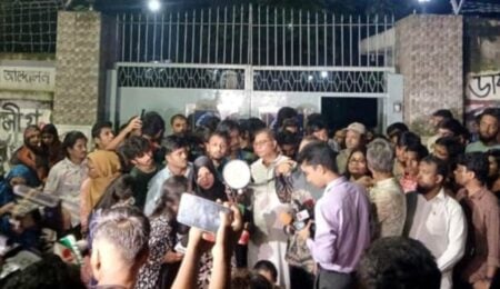 হলে রাজনীতি না ফেরানোর