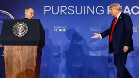 ট্রাম্প-পুতিন বৈঠক ফলবিহীন, এবার জেলেনস্কির সঙ্গে আলোচনা ট্রাম্প-পুতিন বৈঠক ফলবিহীন