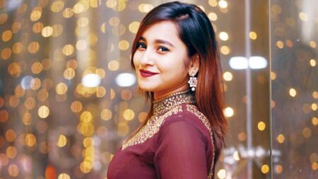 মার্কিন মঞ্চে বাজবে আতিয়া