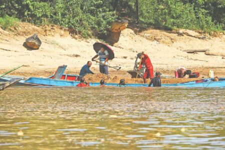 সিলেটের বালু ব্যবসায়