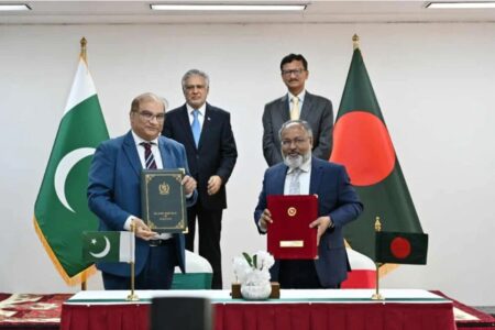 বাংলাদেশ-পাকিস্তানের মধ্যে ছয়টি চুক্তি ও সমঝোতা সই বাংলাদেশ-পাকিস্তানের