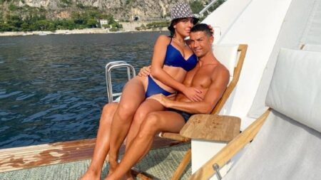 অবশেষে বিয়ে করছেন