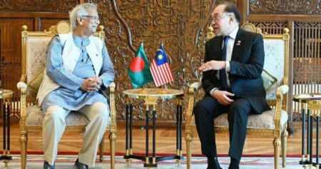 মালয়েশিয়া-বাংলাদেশ সম্পর্ক জোরদারে বৈঠকে দুই নেতা মালয়েশিয়া-বাংলাদেশ