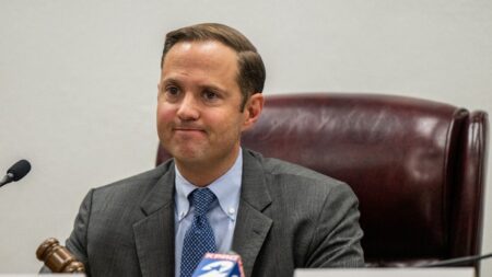 Texas Illinois lawmaker standoff