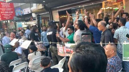 নিউইয়র্কে প্রবাসে উত্তপ্ত