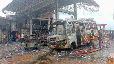 নবীগঞ্জে সিএনজি স্টেশনে