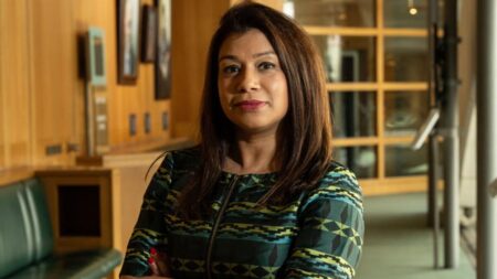 বাংলাদেশি নাগরিকত্ব বহাল