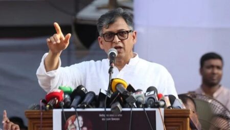 স্বাধীনতা প্রশ্নে প্রকাশ্যে