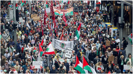 ফিলিস্তিনিদের সমর্থনে অস্ট্রেলিয়াজুড়ে হাজার হাজার মানুষের বিক্ষোভ Australia