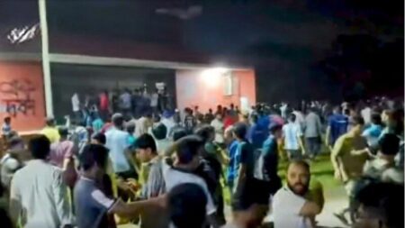 এবার বাকৃবিতে শিক্ষার্থীদের ওপর বহিরাগতদের হামলা BAU