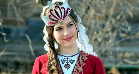 মেয়েদের এমন কোন জিনিস প্রতি দুই মাস অন্তর পরিবর্তন হয় মেয়ে