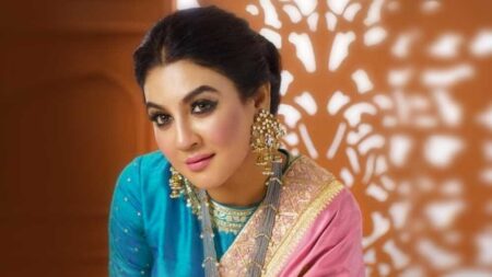 অজানা সেলিব্রেটিদের প্রেমের গল্প