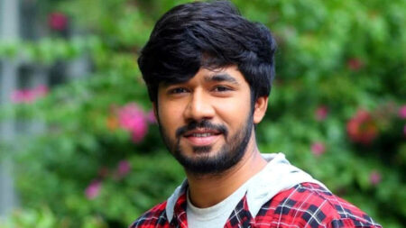 ‘আমার ছবিটা বড় করে প্রিন্ট করো এবং সবচেয়ে পচা জুতাটা নিক্ষেপ করো’ Khairul Basar