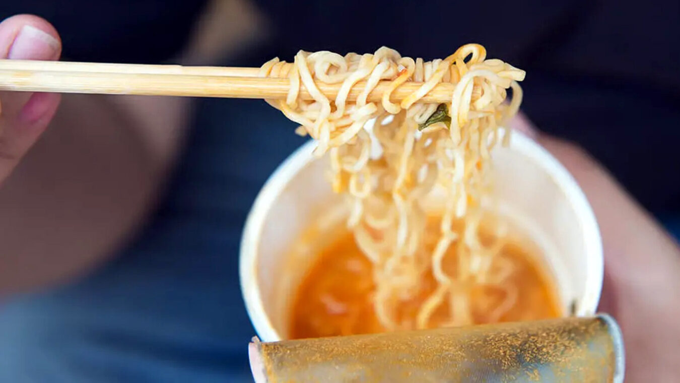 কাঁচা নুডলস