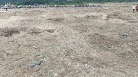 সীমান্তের পাথররাজ্যে ধ্বংসের ছাপ, সাদা পাথরে নিঃশেষের শঙ্কা Pathor