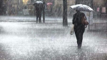 সাগরে সৃষ্টি হচ্ছে লঘুচাপ, আট বিভাগেই বৃষ্টির পূর্বাভাস Rain