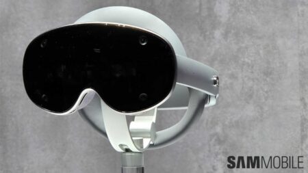 Samsung XR headset safety warnings