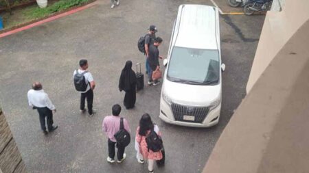 গোয়েন্দা নজরদারিতে হাসনাত-সারজিস-জারা, হোটেল পরিবর্তন Sarjis-Zara