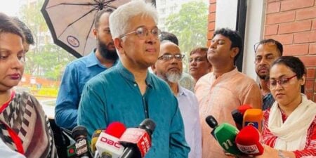 সব সরকারকেই অভ্যুত্থানে শহীদদের কথা মনে রাখতে হবে: শিল্প উপদেষ্টা শিল্প উপদেষ্টা আদিলুর রহমান খান