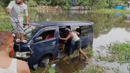 একই পরিবারের ৭ জনের মৃত্যু: চালকের বিরুদ্ধে মামলা চালকের বিরুদ্ধে মামলা