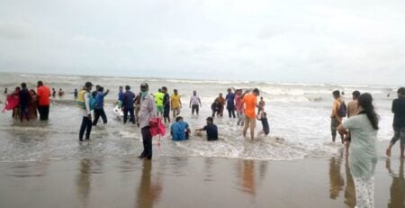 কক্সবাজারে নারী পর্যটকের আপত্তিকর ভিডিও