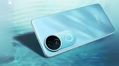 iQOO Z10R Launches with 4K Selfie Camera, 120Hz Curved AMOLED at ₹19,499 iQOO Z10R price in India