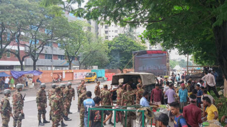 নিরাপত্তায় মানিক মিয়া অ্যাভিনিউ