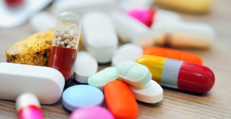 ৩৩টি অতিপ্রয়োজনীয় ওষুধের