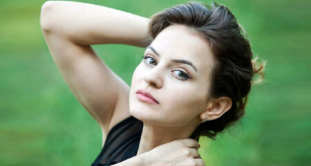 কোন জিনিস যা করার সময় মেয়েরা চিৎকার করে আর ছেলেরা চুপ থাকে russian-girl