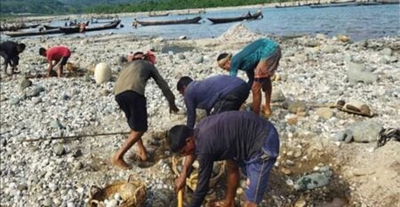 সিলেটের সাদা পাথর লুট