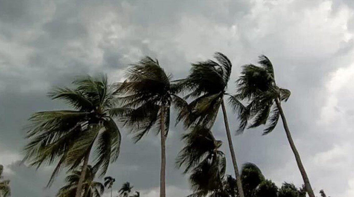 ঝড়বৃষ্টির আভাস