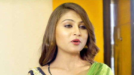 সবচেয়ে আলোচিত ওয়েব সিরিজ এটি, একা উপভোগ করাই ভালো! ওয়েব সিরিজ