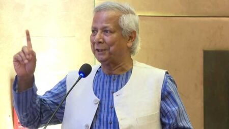 নির্বাচন বৈধ না হলে আয়োজনের কোনো মানে হয় না: ড. ইউনূস প্রযুক্তির অপব্যবহার