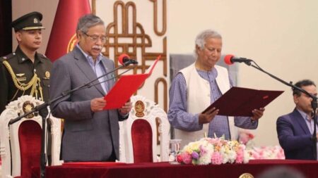 ড. ইউনূসের অন্তর্বর্তী সরকার এক বছর পূর্ণ করল আজ ড. ইউনূসের অন্তর্বর্তী সরকার