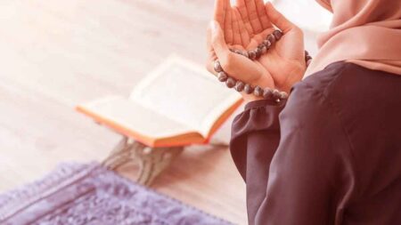 একাকীত্ব কাটানোর ইসলামিক দোয়ার শক্তি