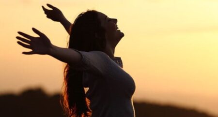 চাপ মুক্তির সহজ উপায়: কিভাবে মিনিমালিজম জীবনযাপন আপনার উদ্বেগ দূর করবে চাপ মুক্তির সহজ উপায়