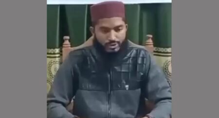 বরিশালে ছাত্রের মাকে নিয়ে পালিয়ে যাওয়ায় চাকরিচ্যুত মাদরাসা শিক্ষক মাদরাসা শিক্ষক