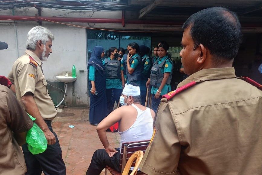 চাকরিচ্যুতদের হামলায় আল-আরাফাহ্ ইসলামী ব্যাংকের এইচআর হেডসহ আহত ১৫