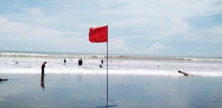 ৩ নম্বর সতর্ক সংকেত