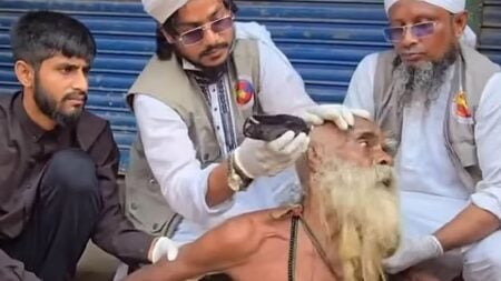 চুল কেটে